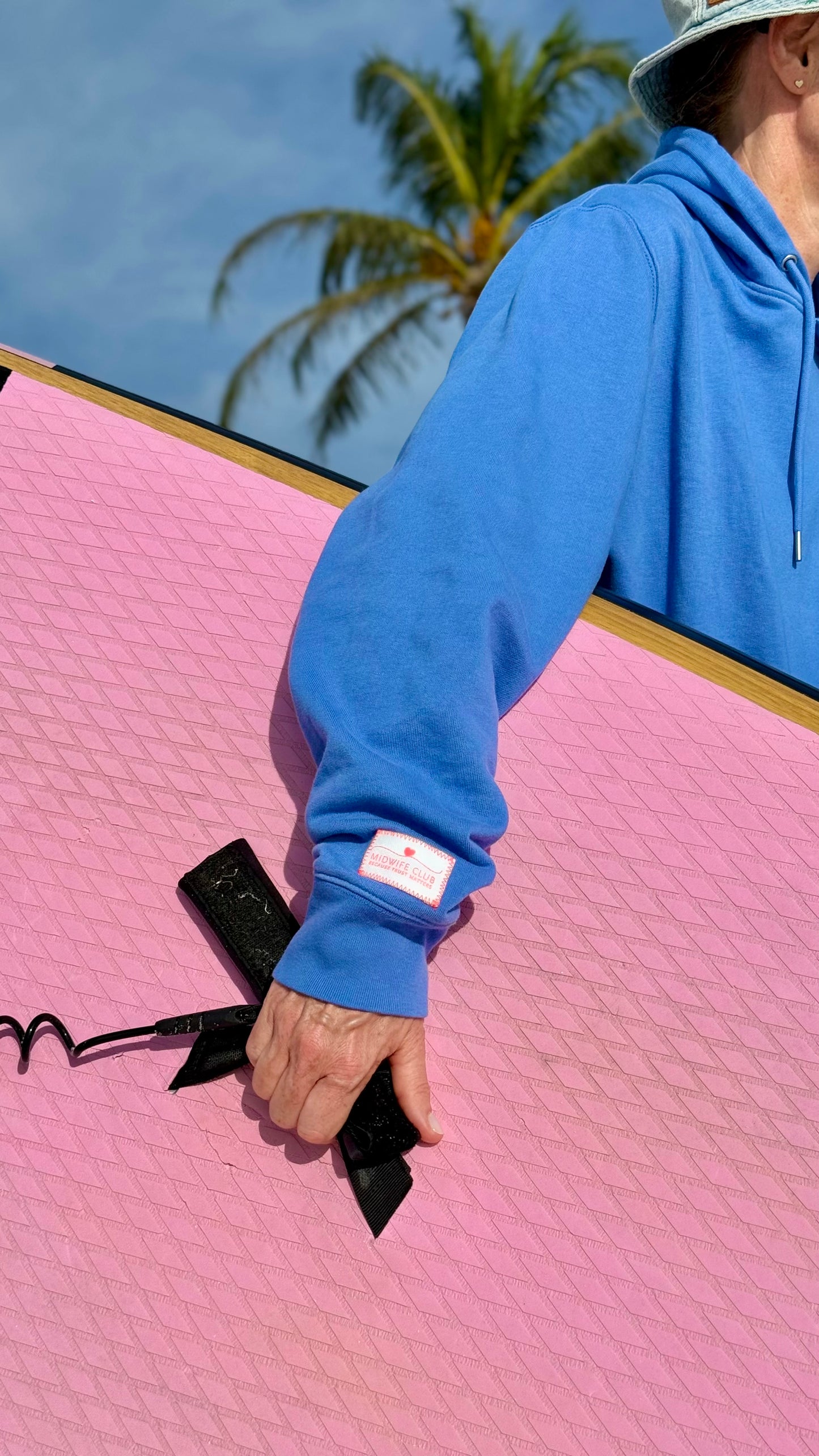 EASY GOING HOODIE