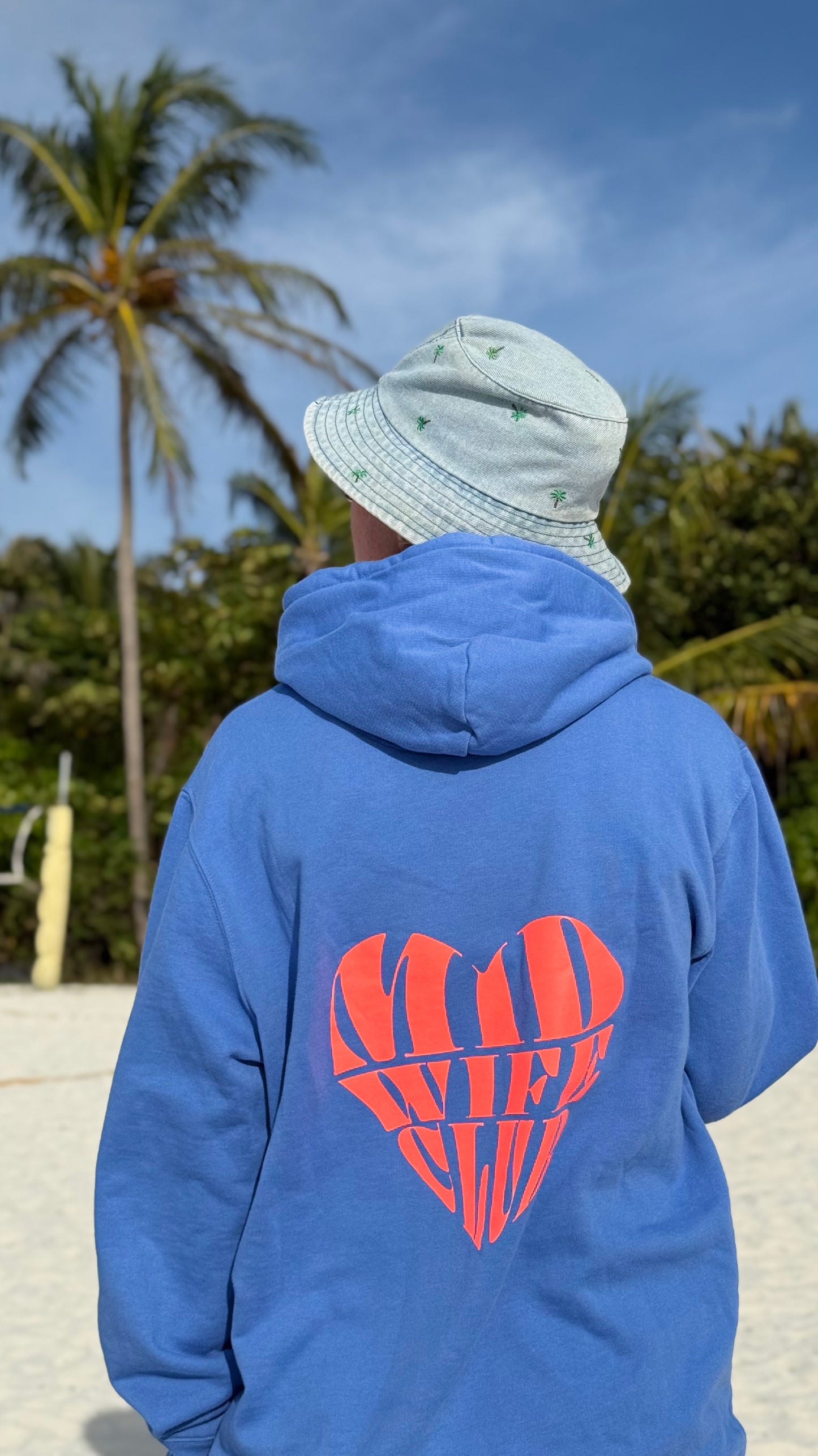 EASY GOING HOODIE