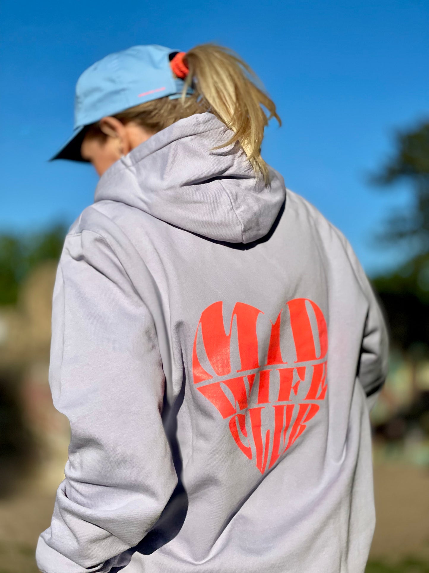 EASY GOING HOODIE