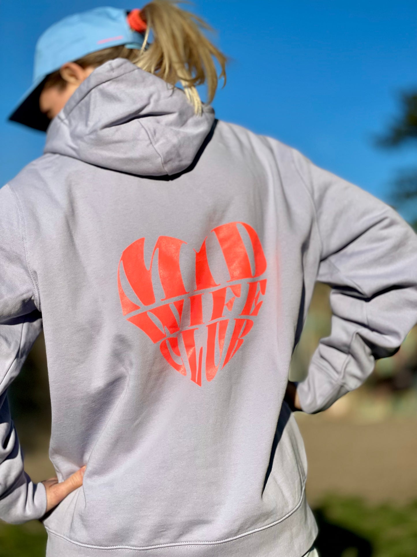 EASY GOING HOODIE