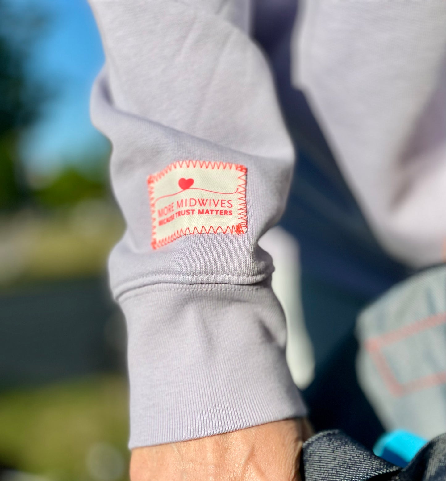 EASY GOING HOODIE